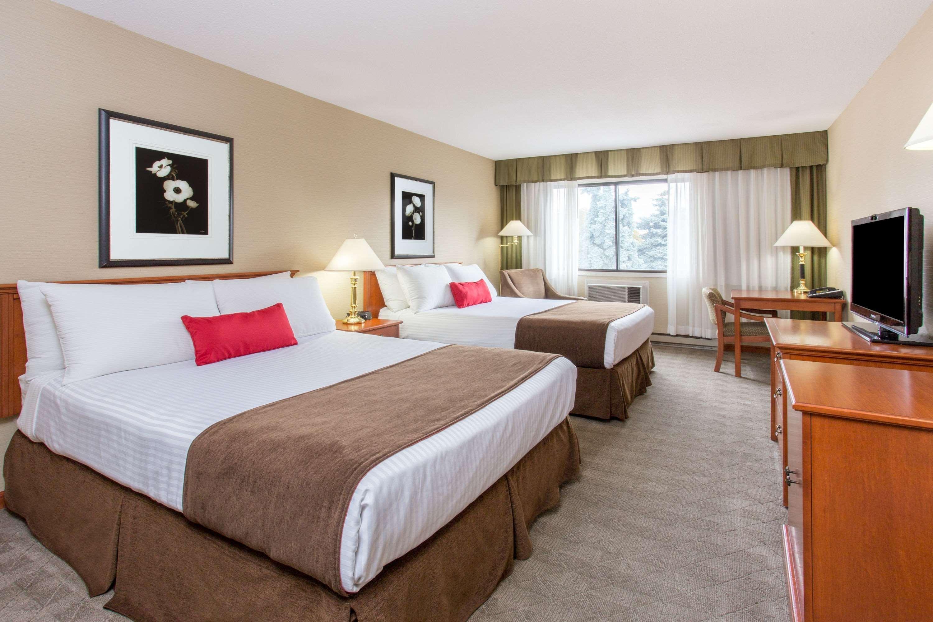 Ramada By Wyndham & Conference Center