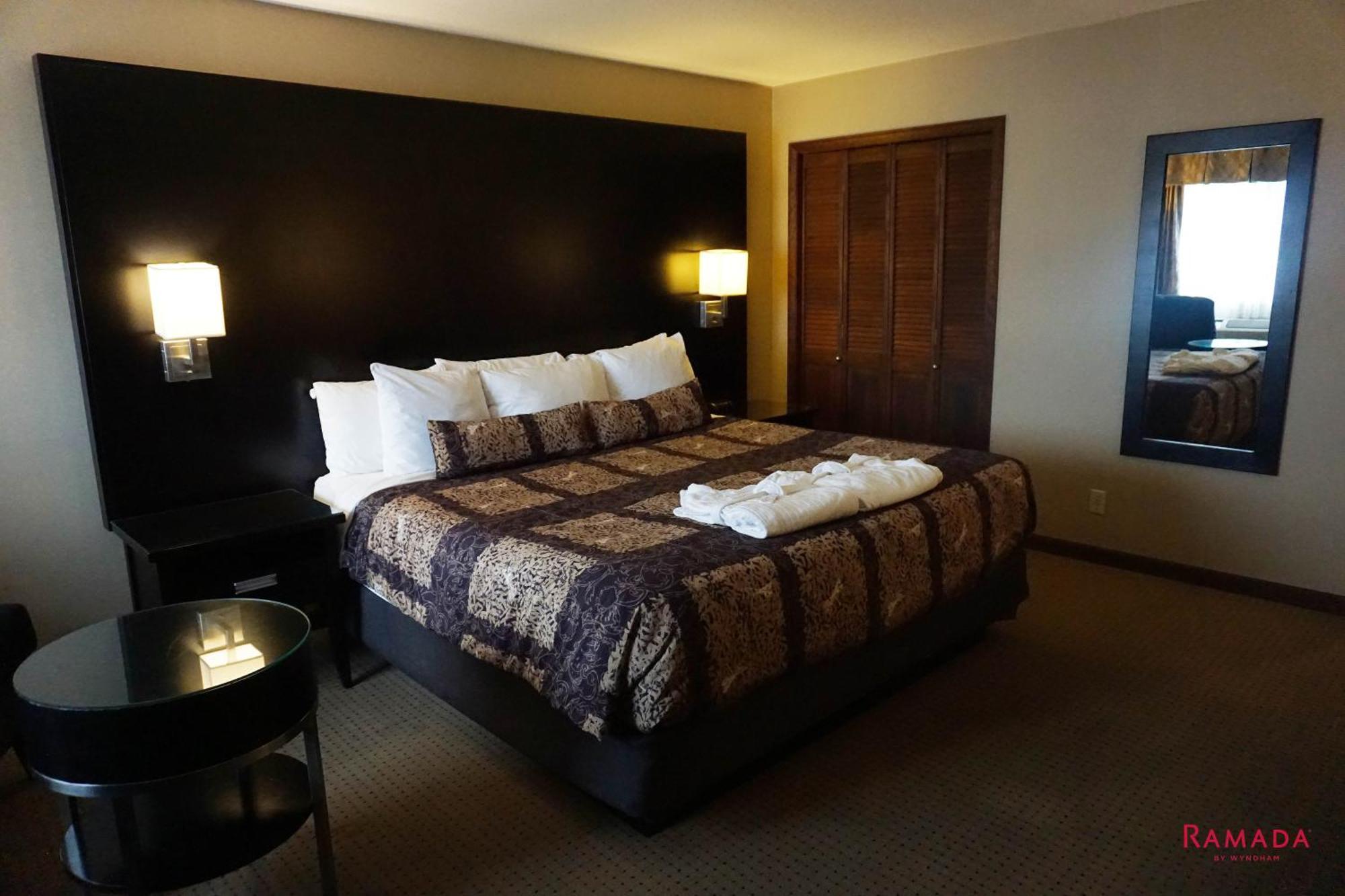 Ramada By Wyndham & Conference Center Kelowna