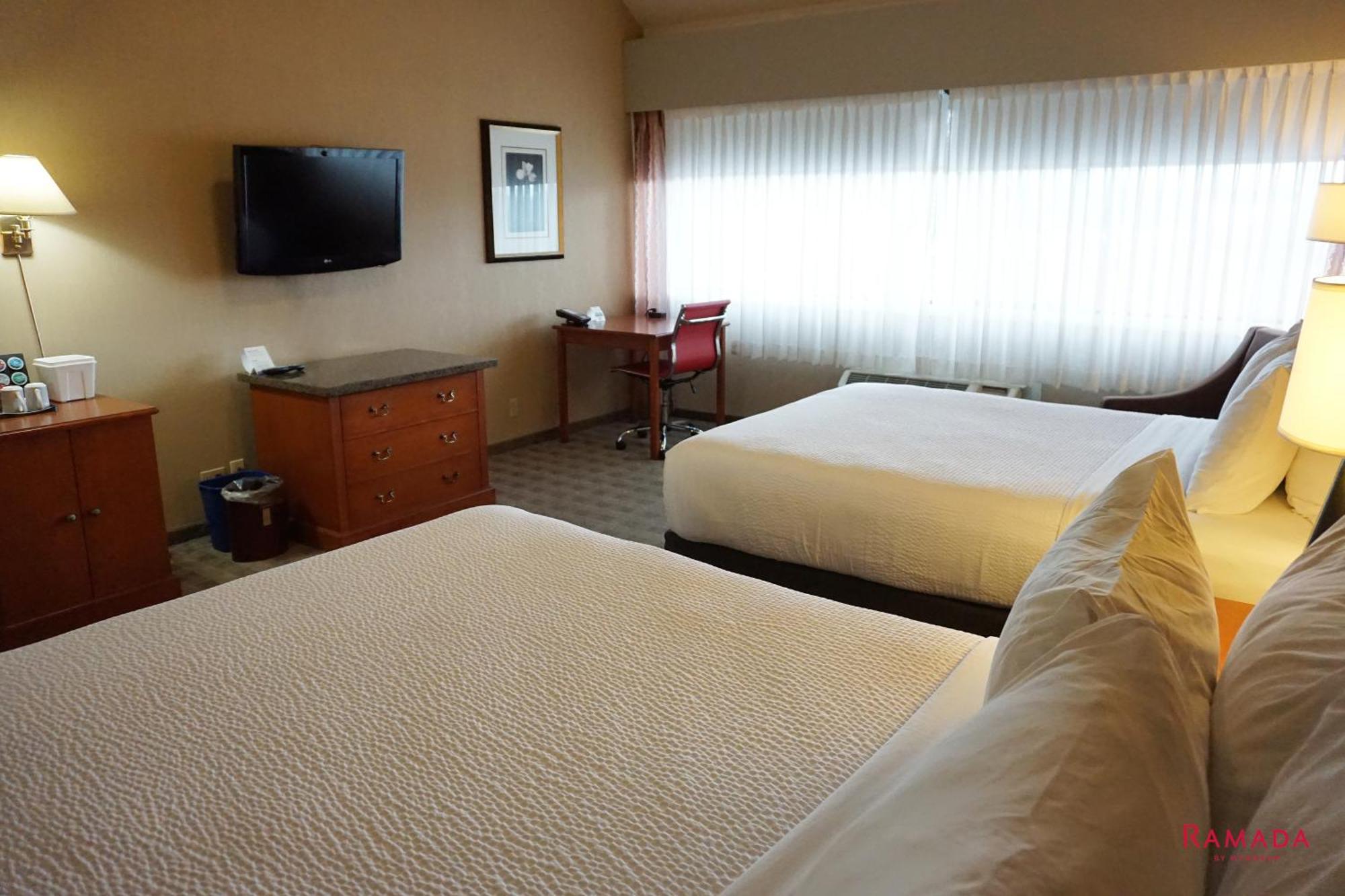 Ramada By Wyndham & Conference Center Hotel 3*