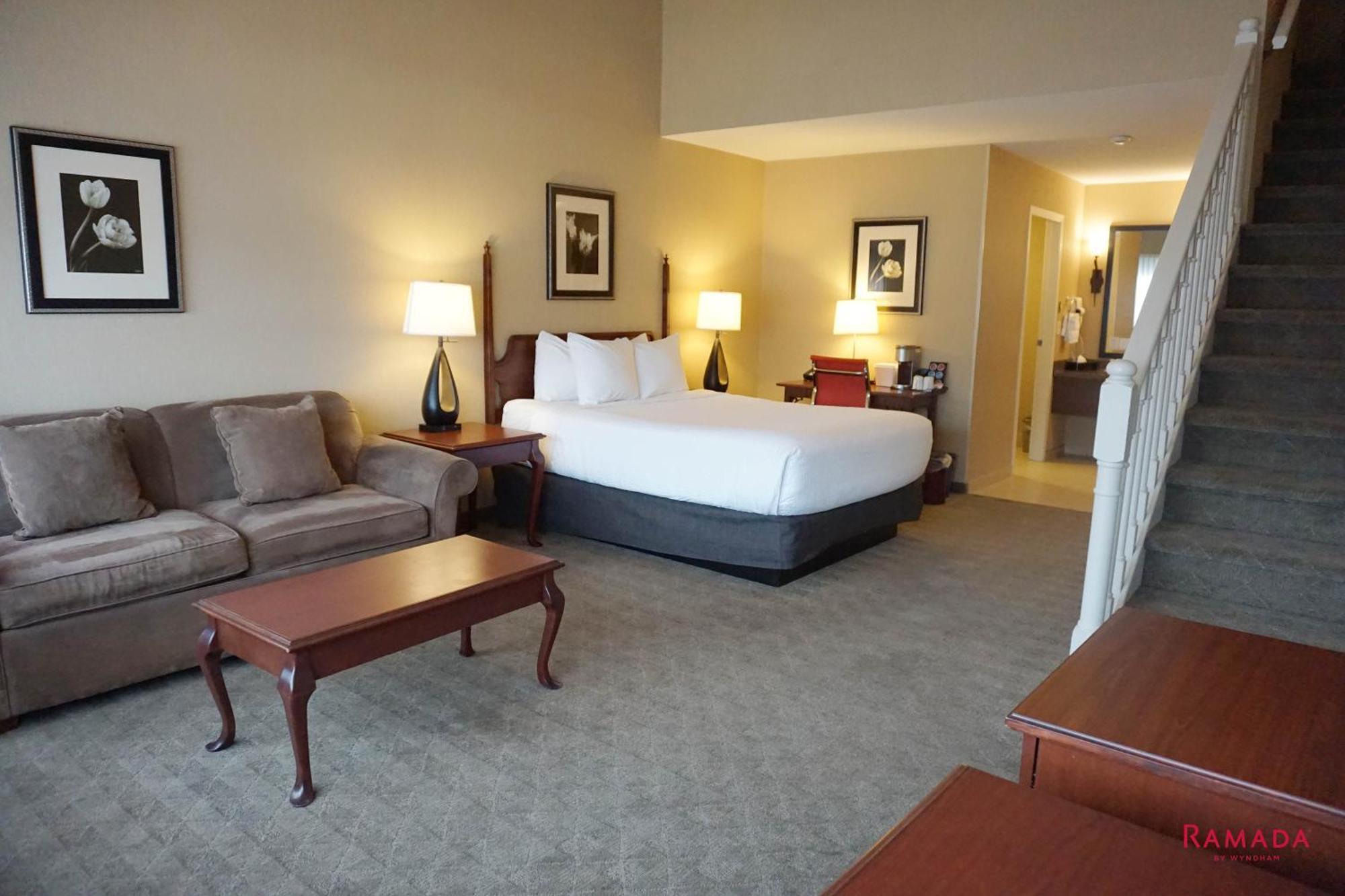 Ramada By Wyndham & Conference Center 3* Kelowna