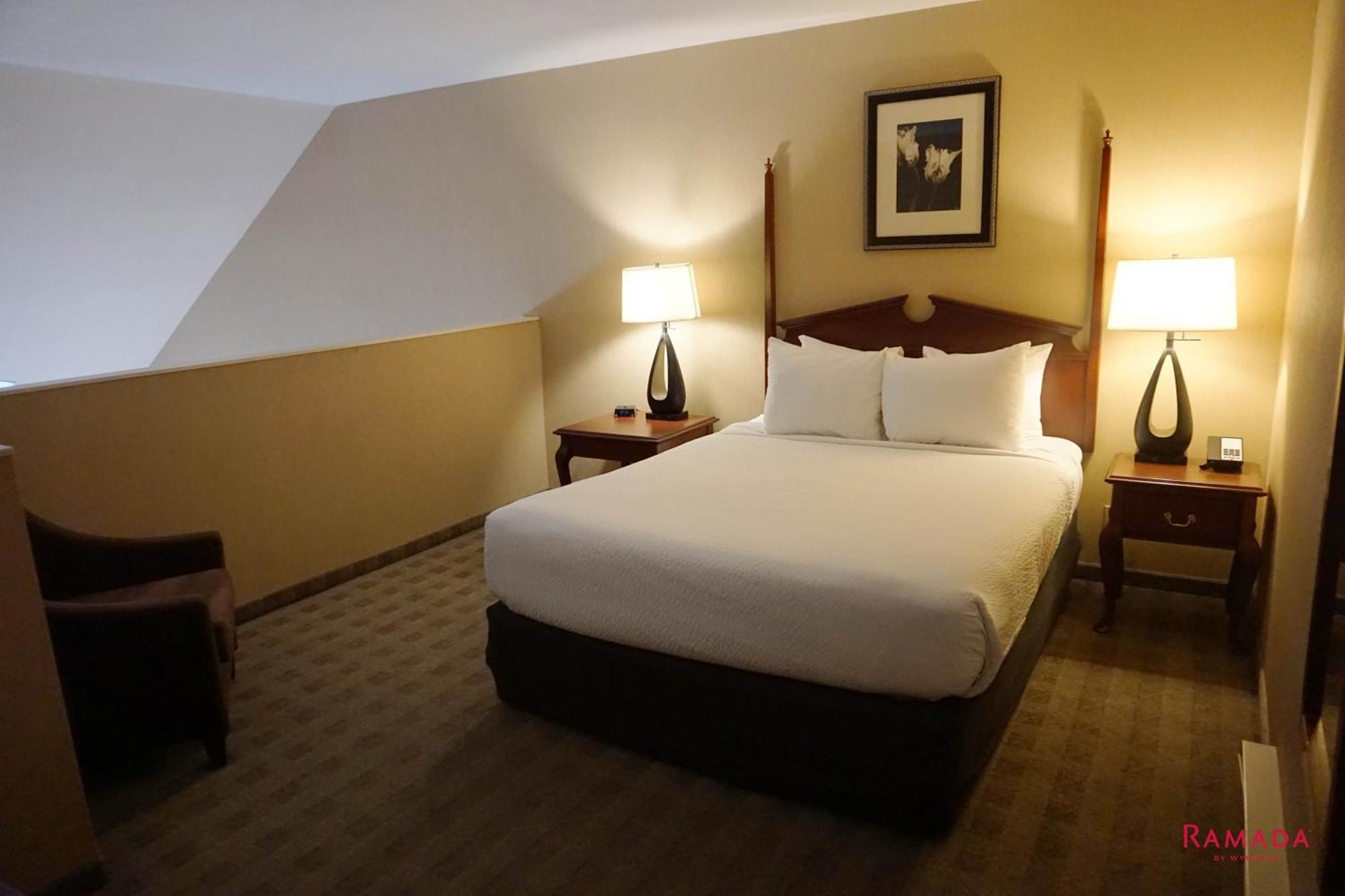 Ramada By Wyndham & Conference Center Hotel Kelowna