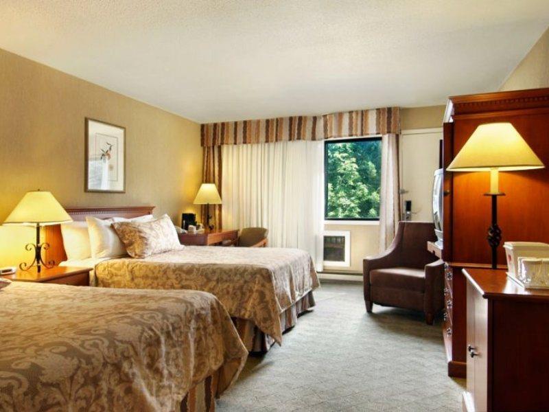 Ramada By Wyndham & Conference Center Kelowna