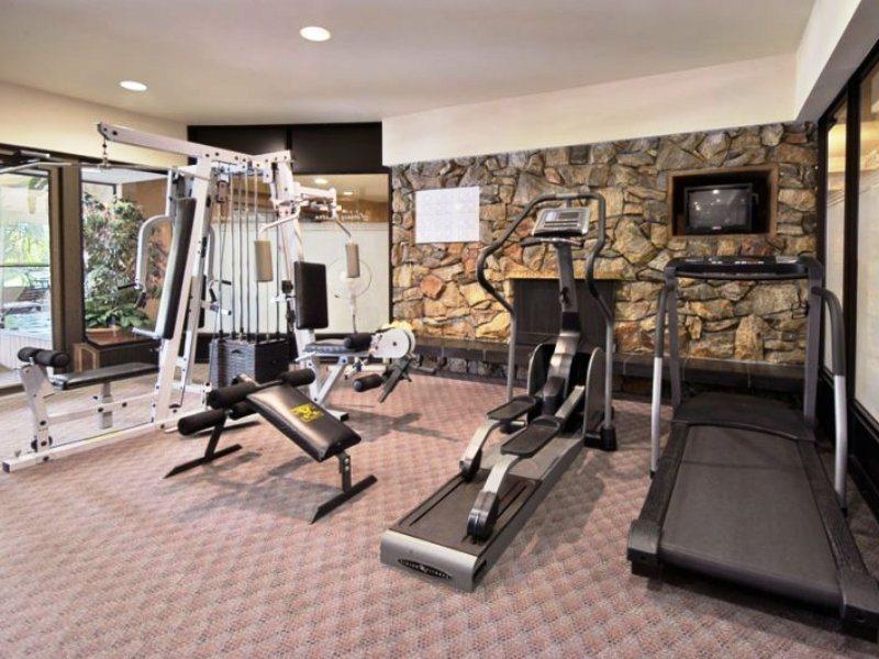 Hotel Ramada By Wyndham & Conference Center Kelowna